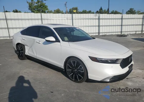 2024 Honda Accord Touring Hybrid z USA, uszkodzony, nr VIN 1HGCY2F88RA001663